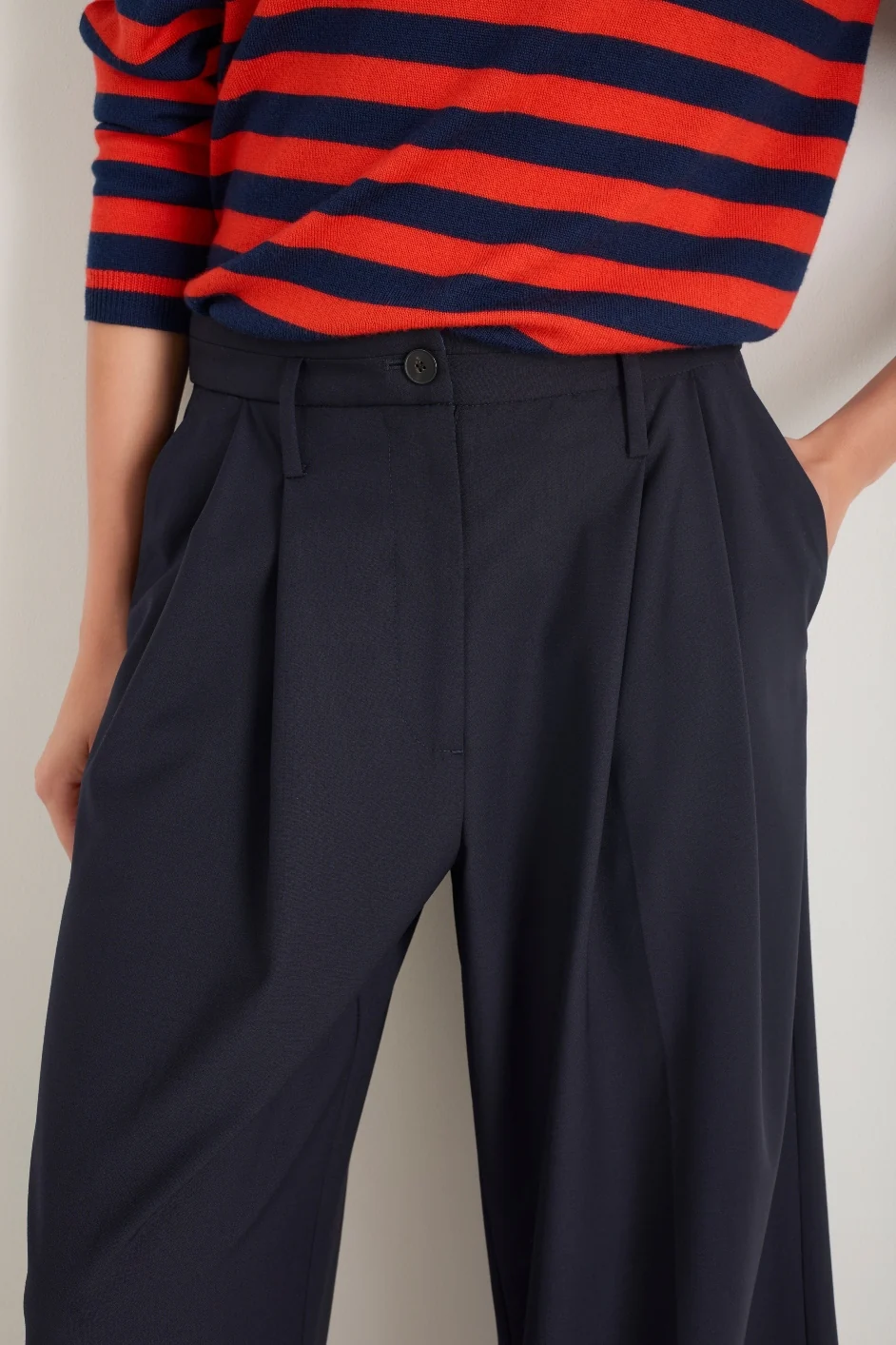 Cath x WYSE Audrey Crop Pleat Trouser - Midnight - Image 2