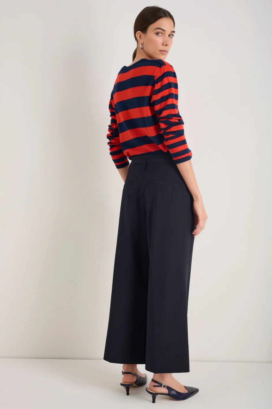 Cath x WYSE Audrey Crop Pleat Trouser - Midnight - Image 4