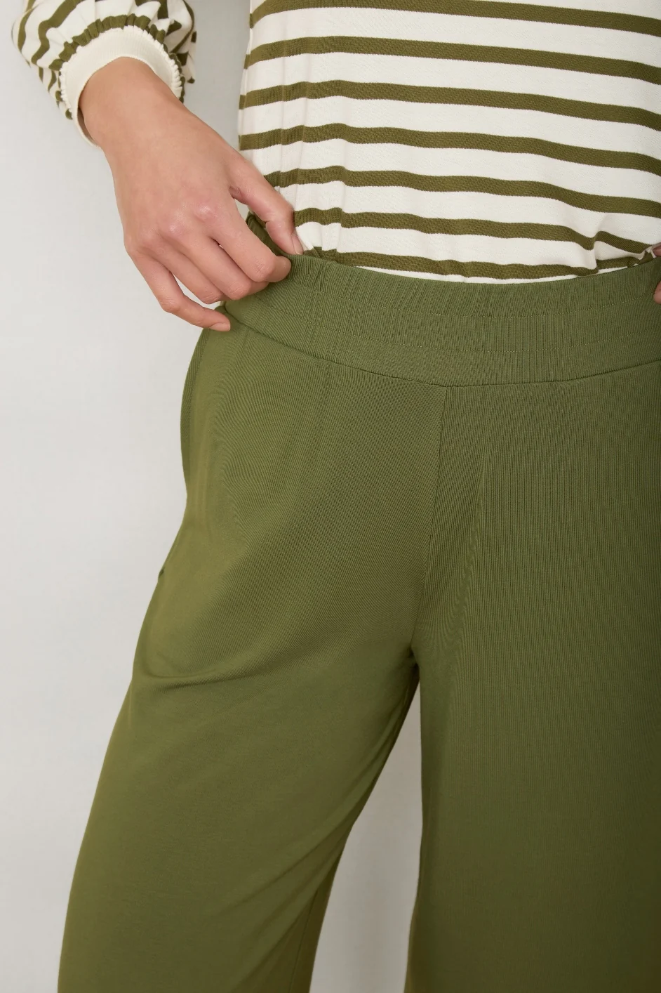 Delphine Cropped Pull On Trouser - Sage Green - Image 3
