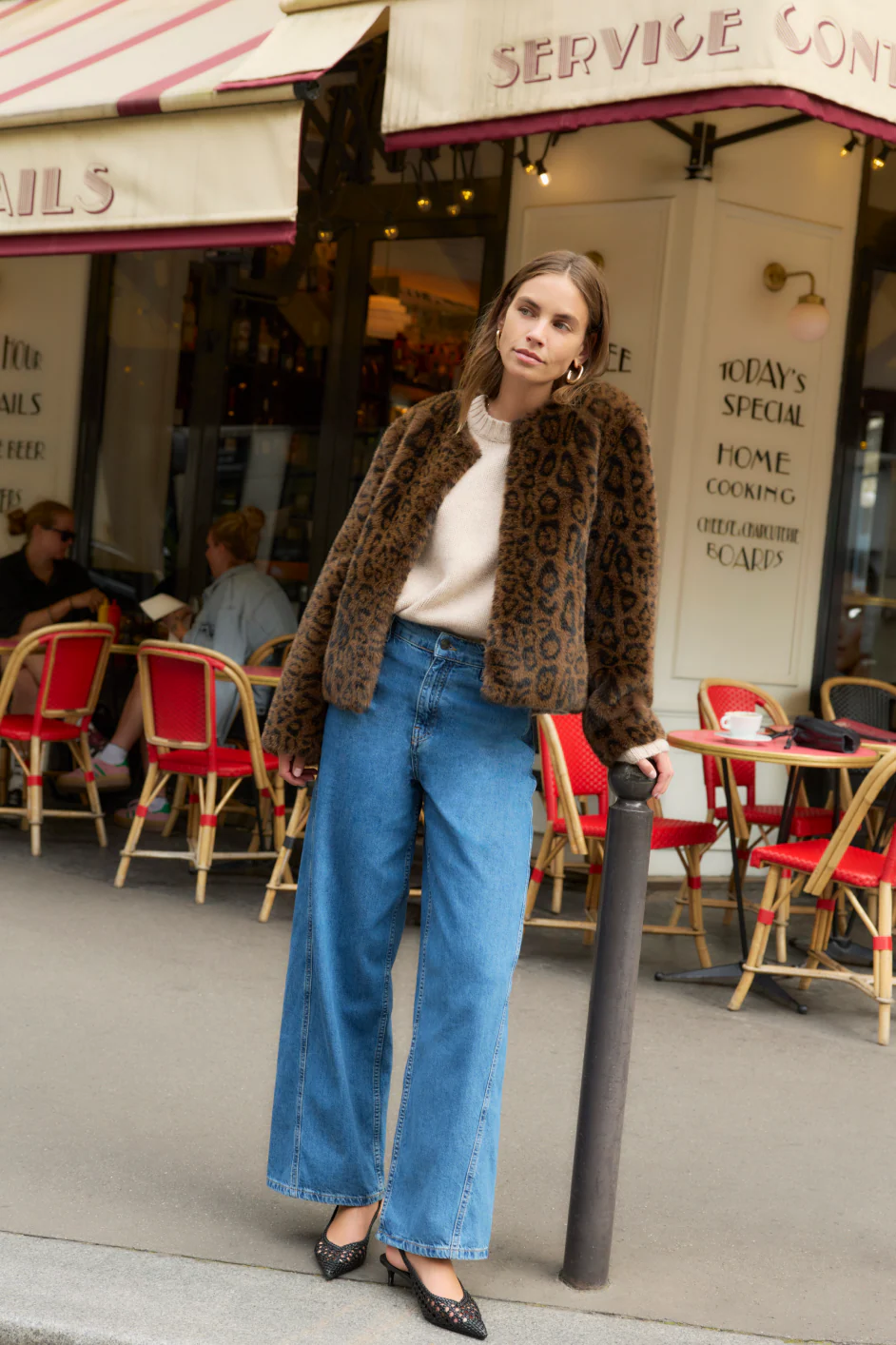 Freya Wide Leg Jean - Mid Wash - Image 5