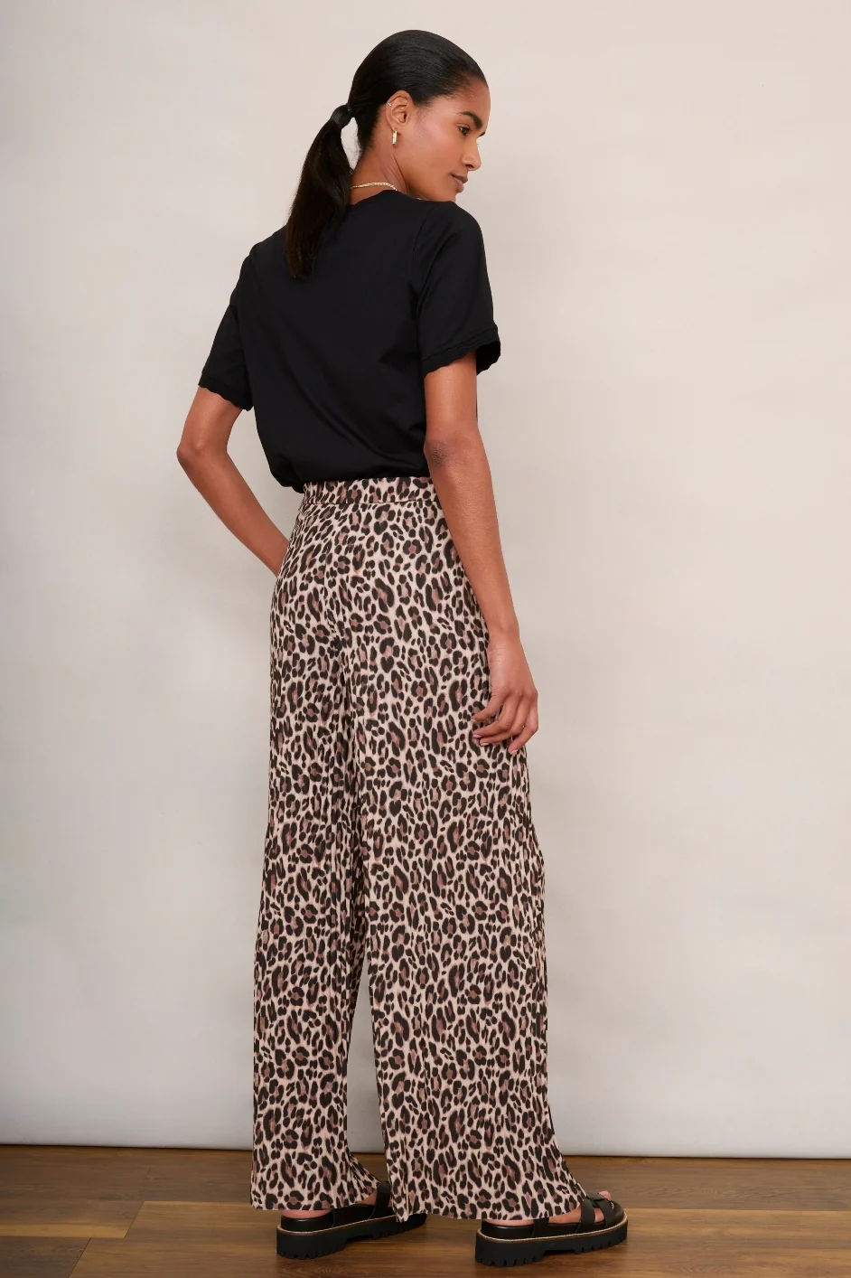 Isla Plisse Trouser - Leopard - Image 3