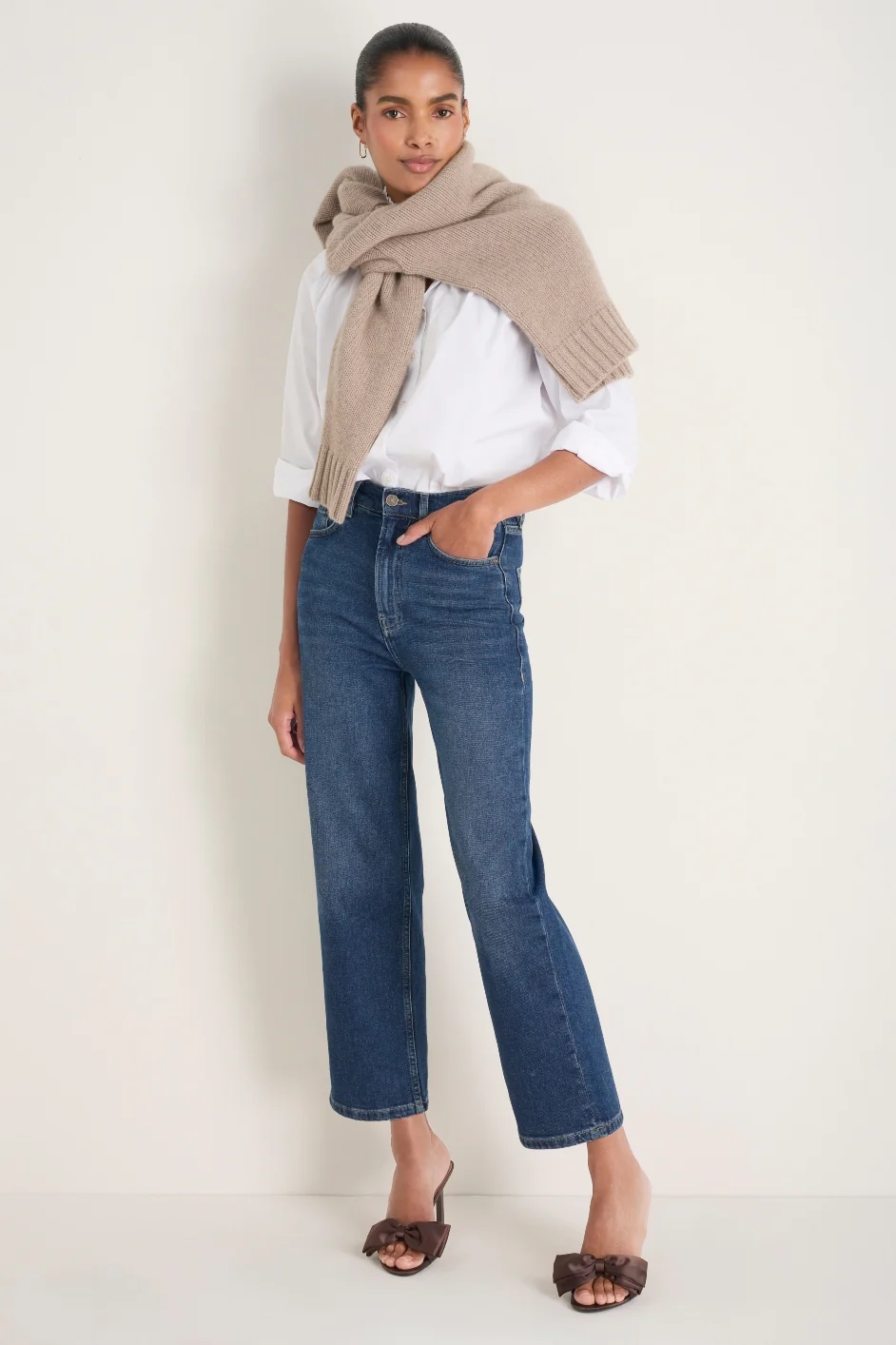 Saffie Straight Leg Jean - Mid Wash - Image 5