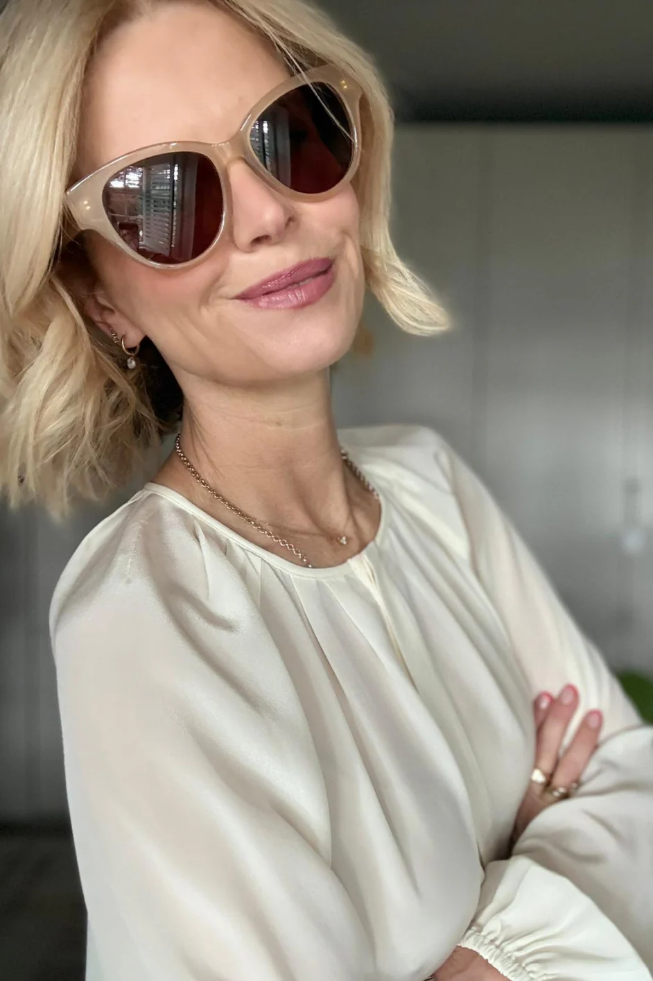 WYSE x FINLAY Henrietta Sunglasses - Nude - Image 3